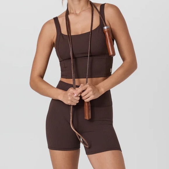 Vuori Workout Set - Picture 1 of 3